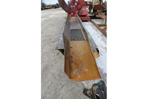 Unknown Vibrating Conveyor w/ chipper infeed  Conveyor-Vibrating